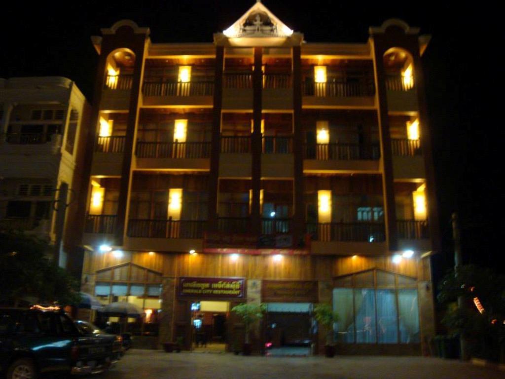 Emerald City Hotel Siem Reap Bagian luar foto