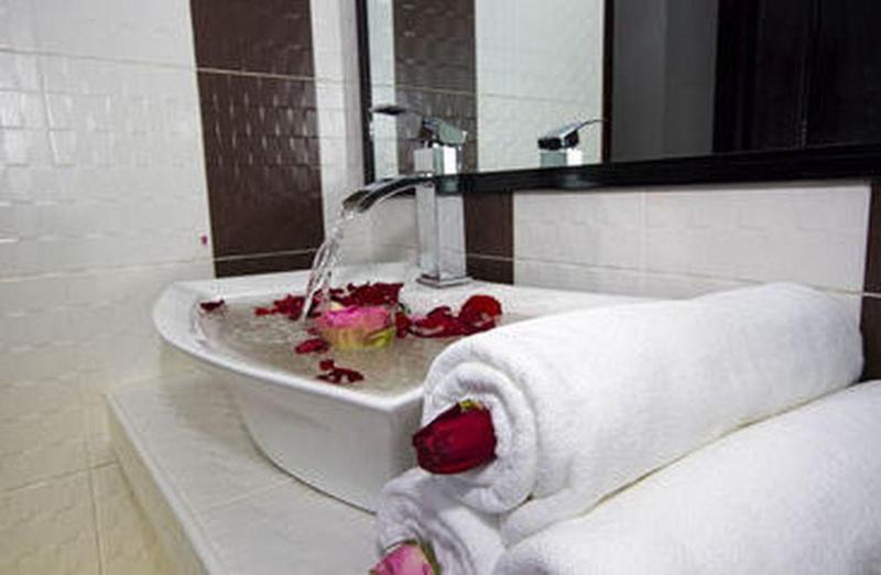 Emerald City Hotel Siem Reap Bagian luar foto